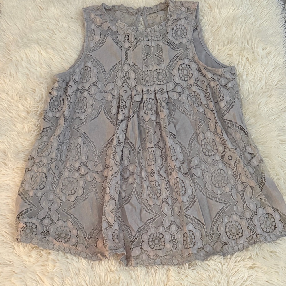 Doe & Rae Gray Lace Blouse